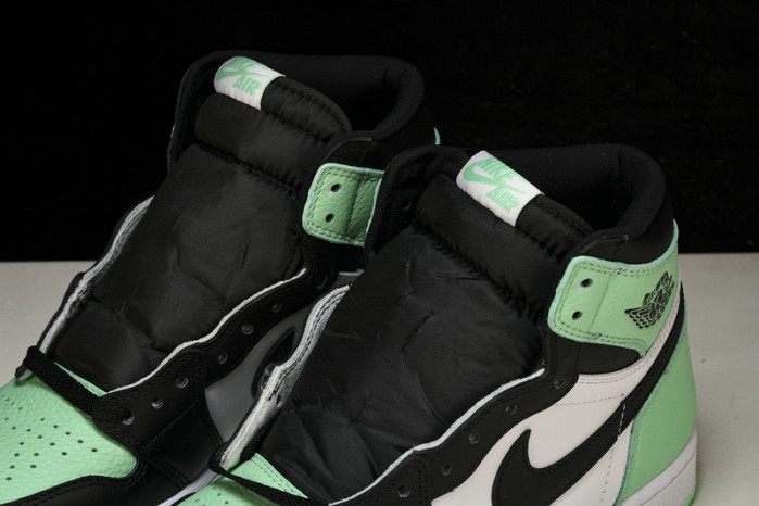 air jordan 1 high og green glow dz5485-130