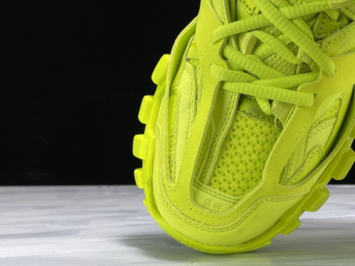 bl triple trainer green led 541323 w2lr4 6757