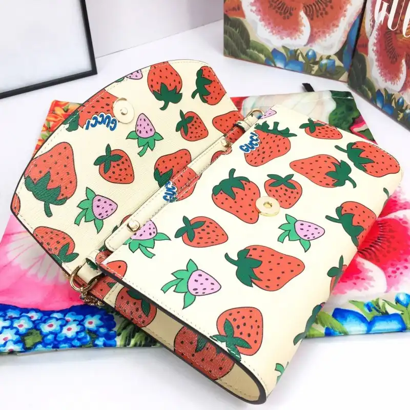 G*u*i bags 19b57b0022