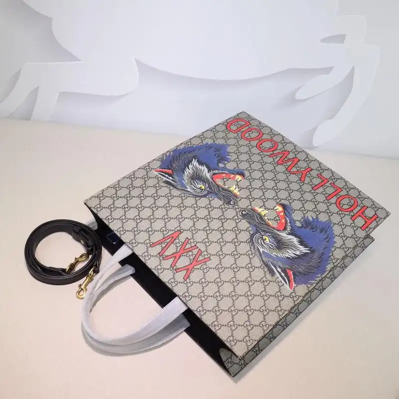 G*u*i tote bags 19gm0003