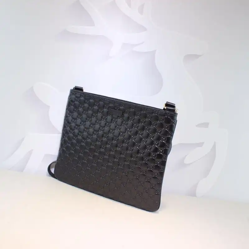 G*u*i messenger bags 19gm0032