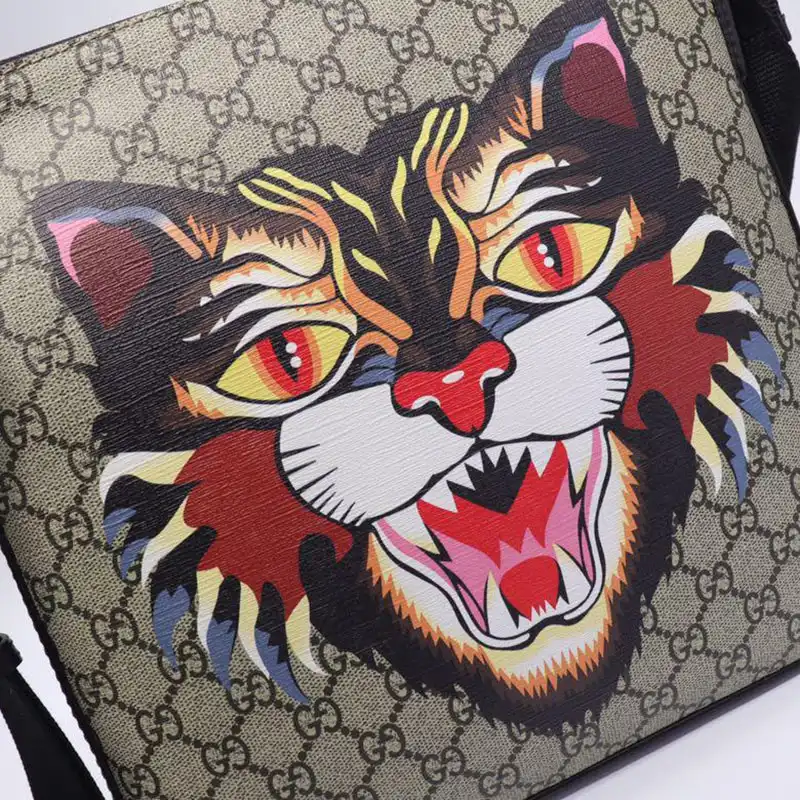 G*u*i crossbody bag 19gm0045