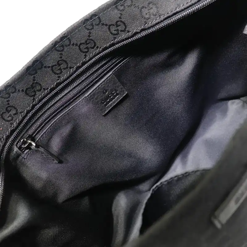 G*u*i crossbody bag 19gm0058