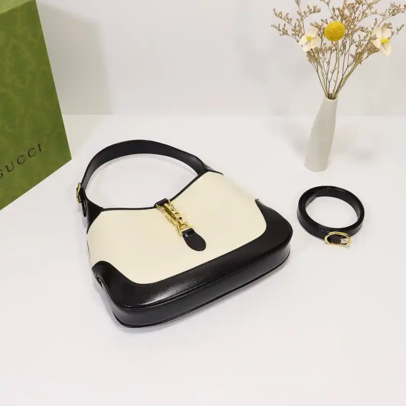 G*u*i bags 2107ya0122