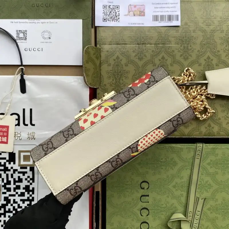 G*u*i s bags 2108ya0072