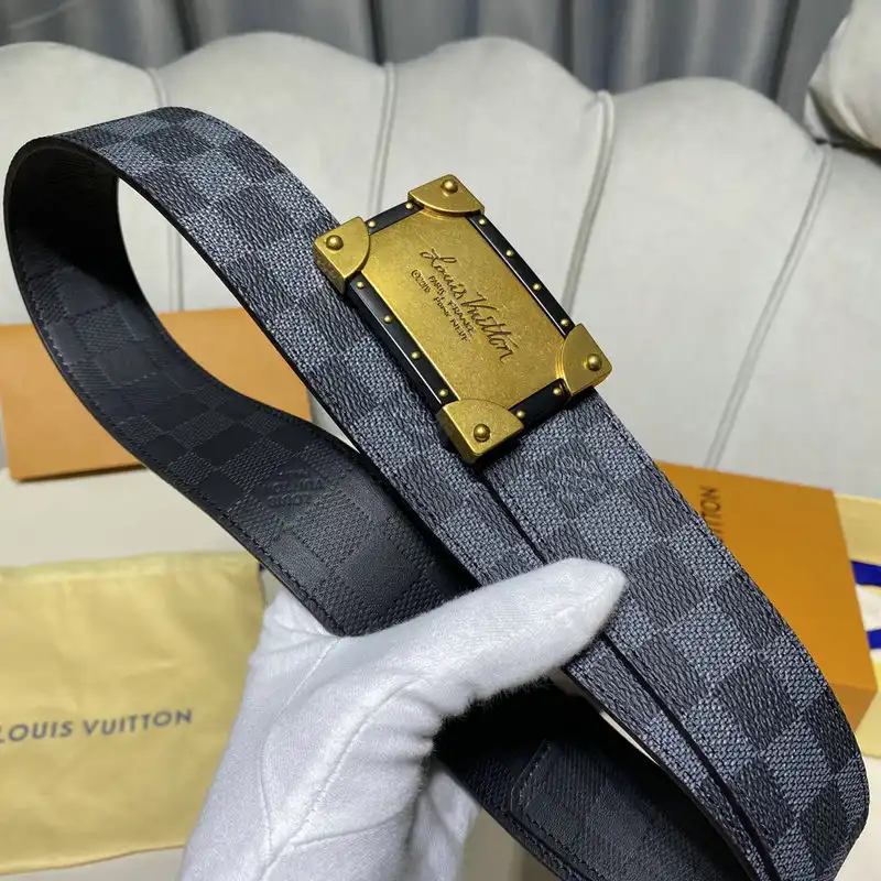LV Belts 2204XA0002