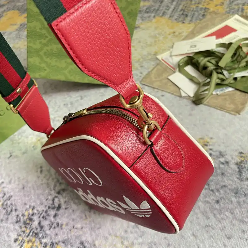 G*u*i bag 2208dj0040