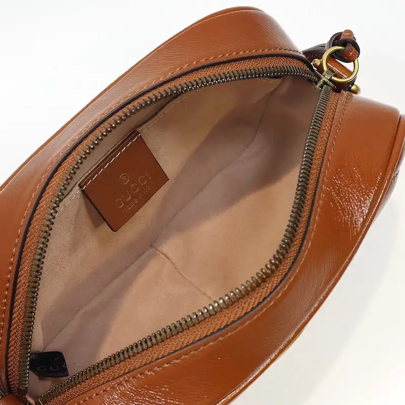 G*u*i bags 2012sh0002