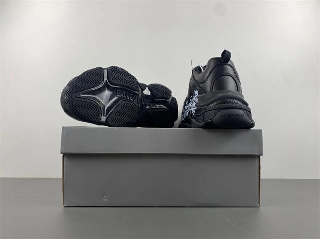 Stylish BALENCIAGA  H 4345