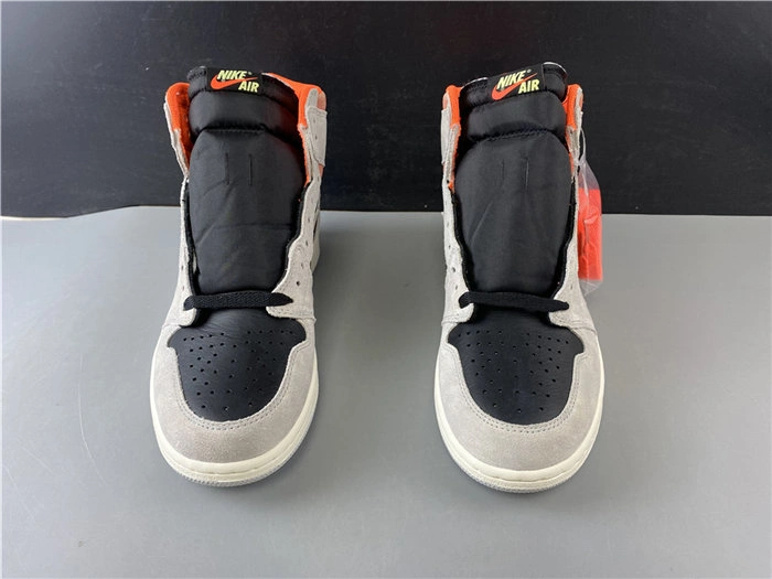 WellDesigned Jordan1 Retro Neutral Grey Hyper Crimson 555088- 3773