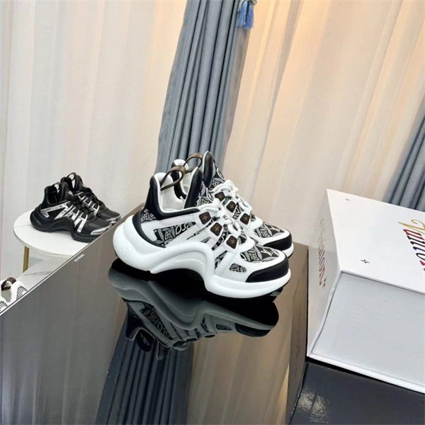 LV1 Archlight Attractive 1957