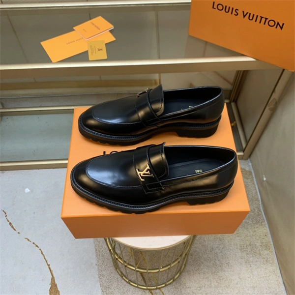 Sleek Lv Loafer 1885