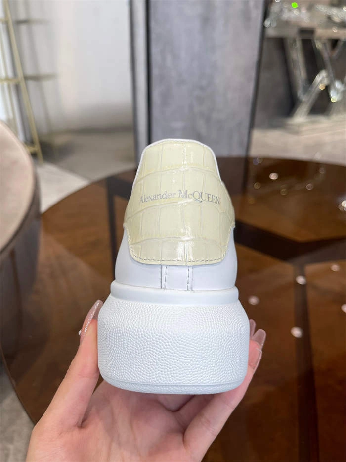 Mc Queen Stretchable 2529