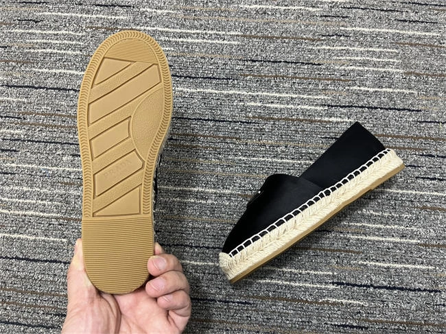 Durable Prada Leather Sneaker 3315